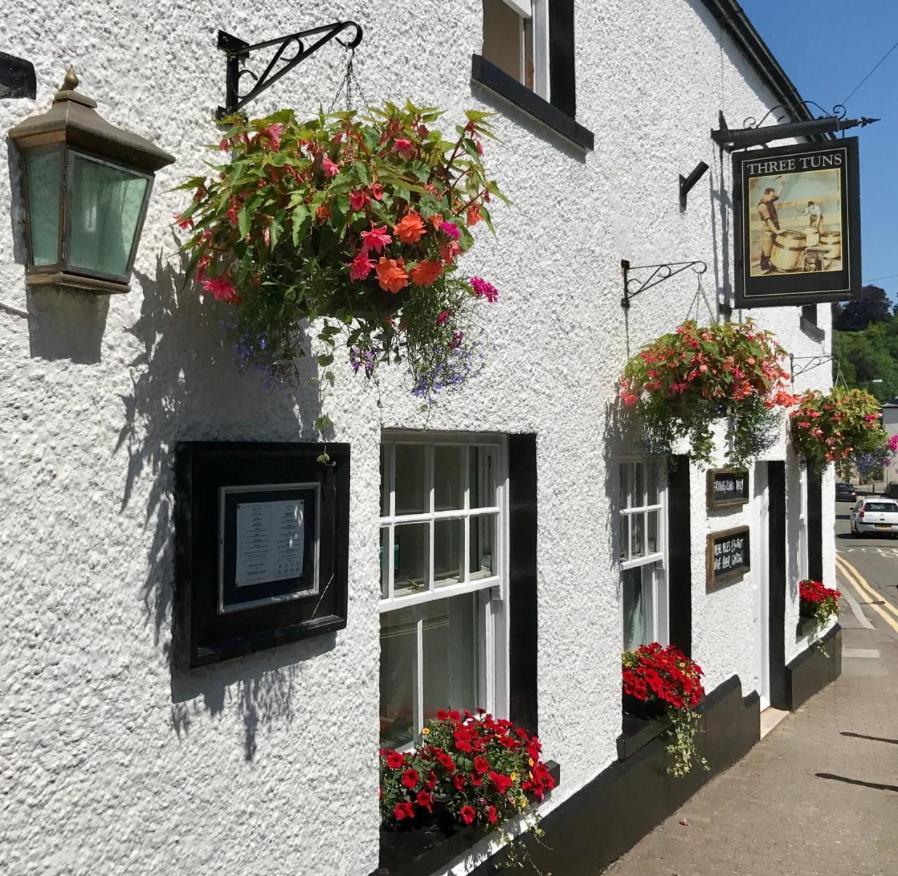 Hotel The Three Tuns à Chepstow Extérieur photo